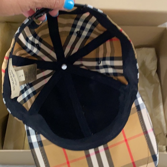 Authentic Burberry Vintage Check Baseball - Picture 3 of 5